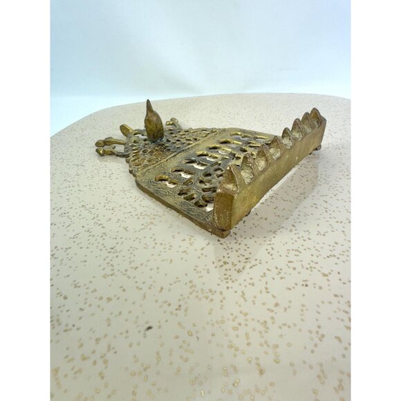 Antique ornate brass Menorah Judaica, Hanukkah Menorah, hanging oil lamp - Picture 3 of 7